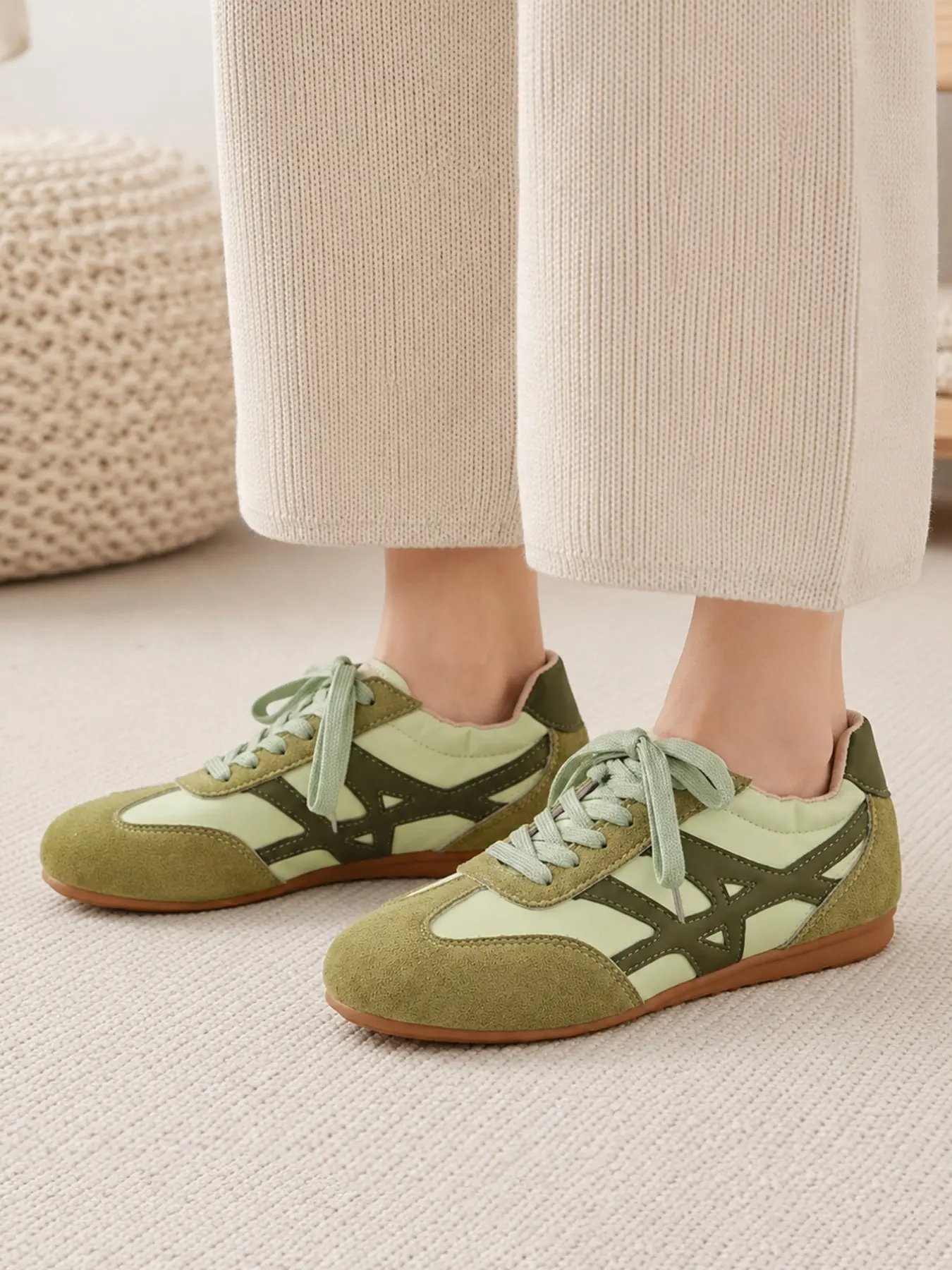 Vintage Faux Fur Patchwork Trainer Shoes for Women, Colorblock Striped Laces, Soft Sole Daily Wear Casual Footwear