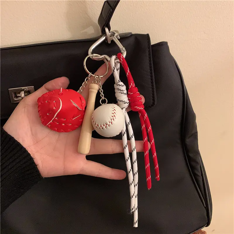 Fashion Baseball-Themed Couple Keychains, Unisex Design, Ideal for Bags & Car Keys, Perfect Gifts for Valentine’s Day, Birthdays, Back-to-School & Parties Personalized