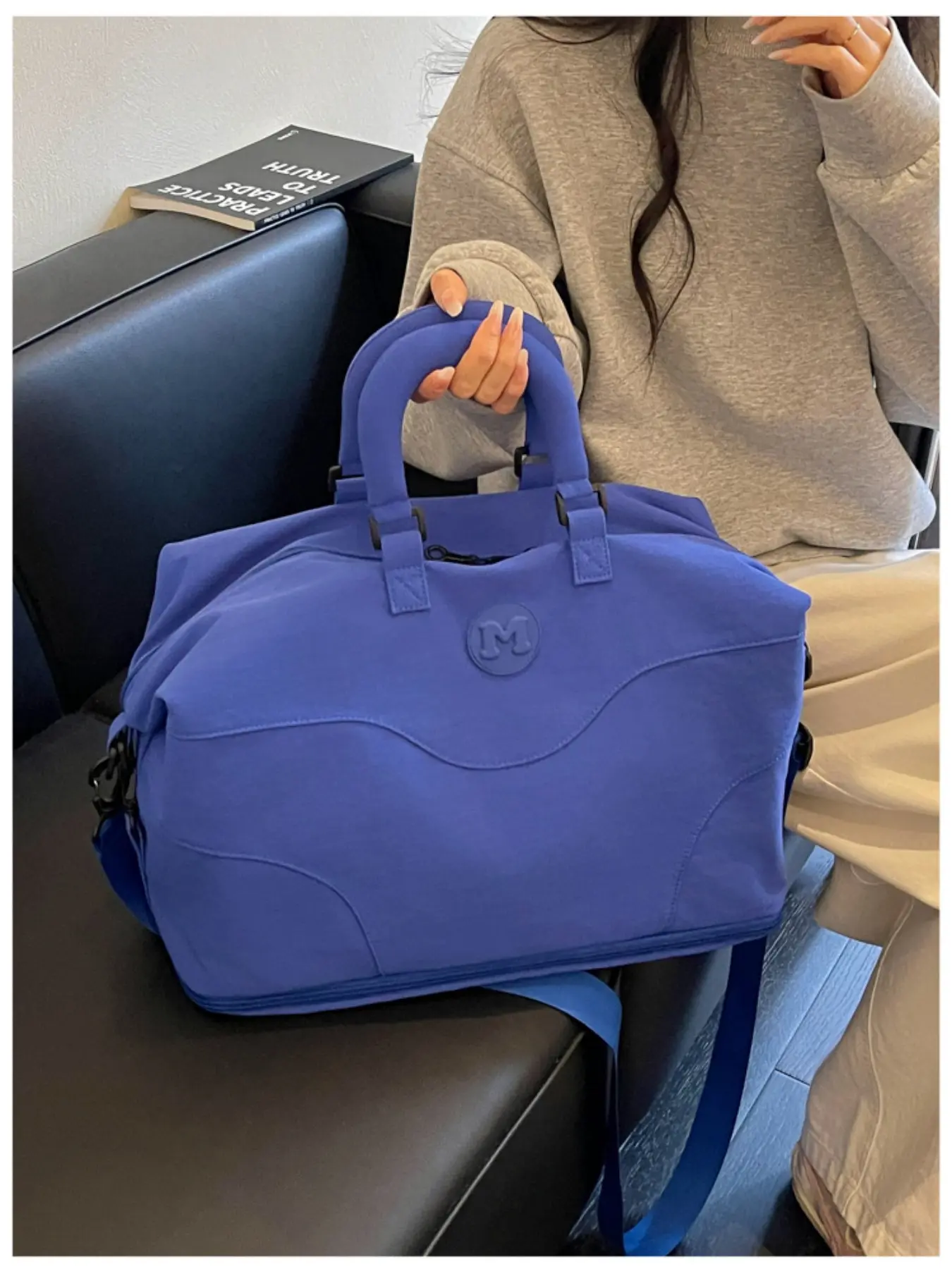 Minimalist Logo Women's Expandable Travel Bag, Large Capacity Waterproof Luggage, Dry Wet Separation, Detachable Strap, Ideal for Short Trips