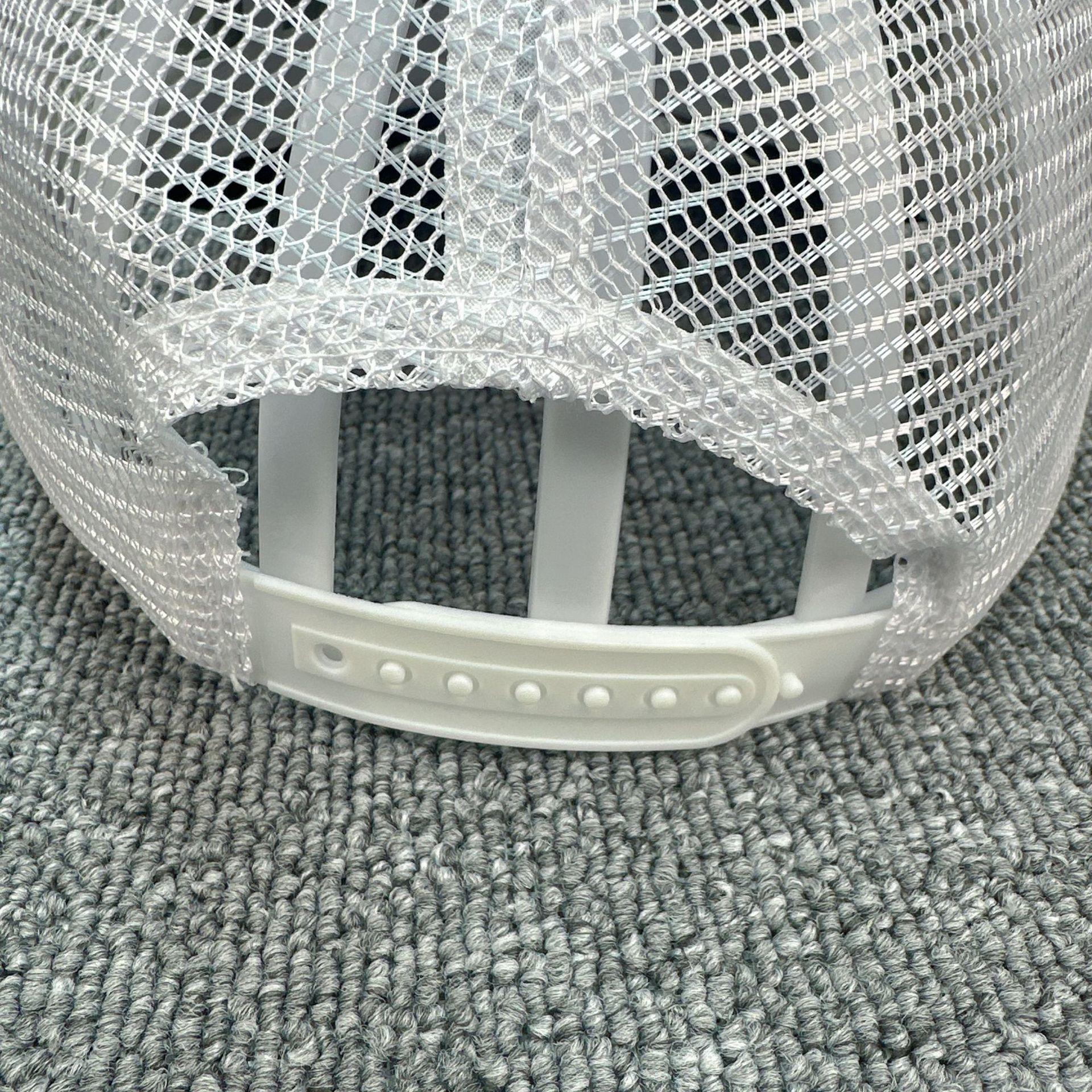 New cow head print sunshade mesh cap, casual baseball cap for European and American men and women, suitable for couples, versatile