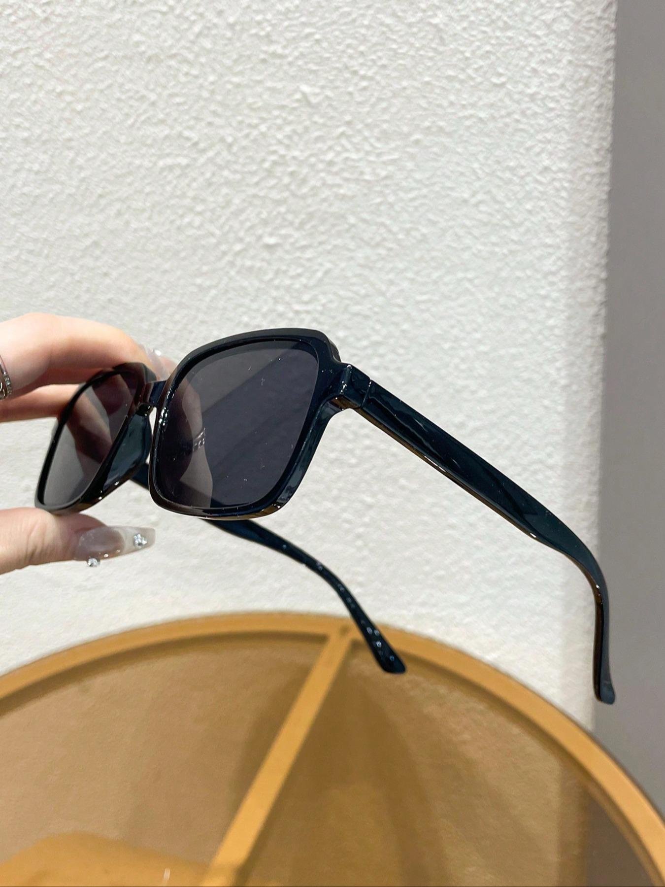 Unisex Tinted Lenses, Trendy Casual Square Frame for Everyday Use, Fashion Accessories for Outdoor Activities, Trendy Styling Sunglasses