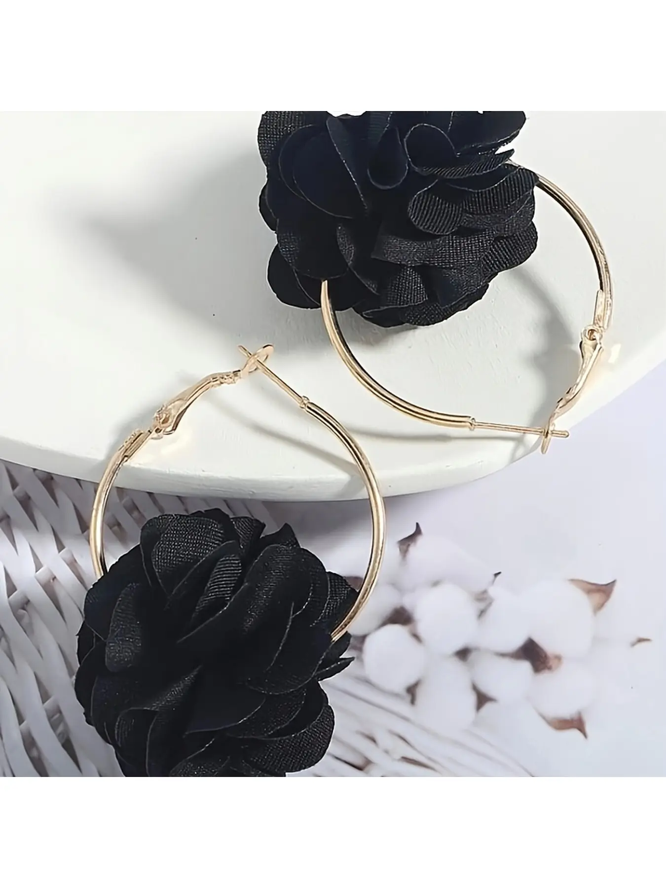1 Pair Women's Earrings Black Flower Pattern Bohemian Style Versatile Elegant Women's Accessory for Vacation Dating and Festival Gifting Best Gift