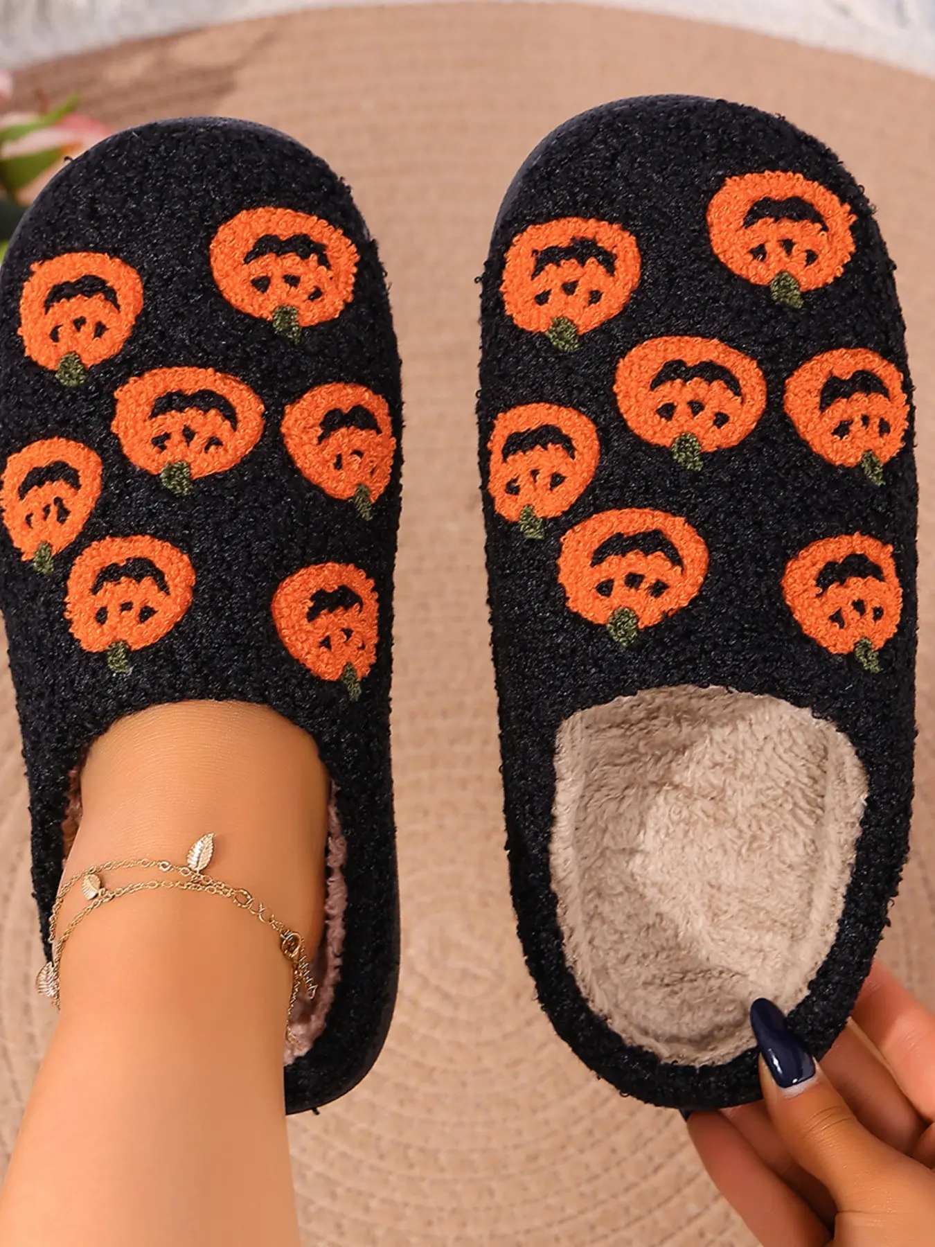 New Winter Pumpkin Pattern Home Slippers, Couples' Comfortable Slippers, Cozy Indoor Footwear, Perfect for Cold Weather