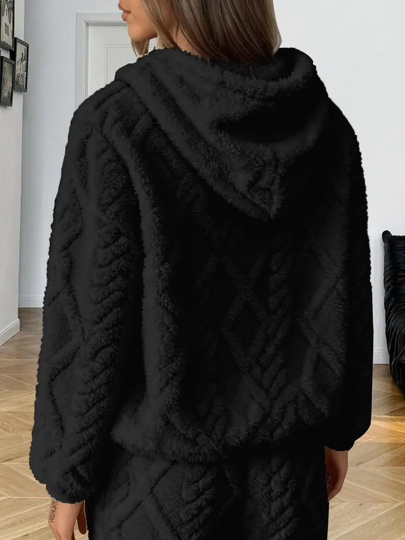 Detail of the fleece-lined side pocket
