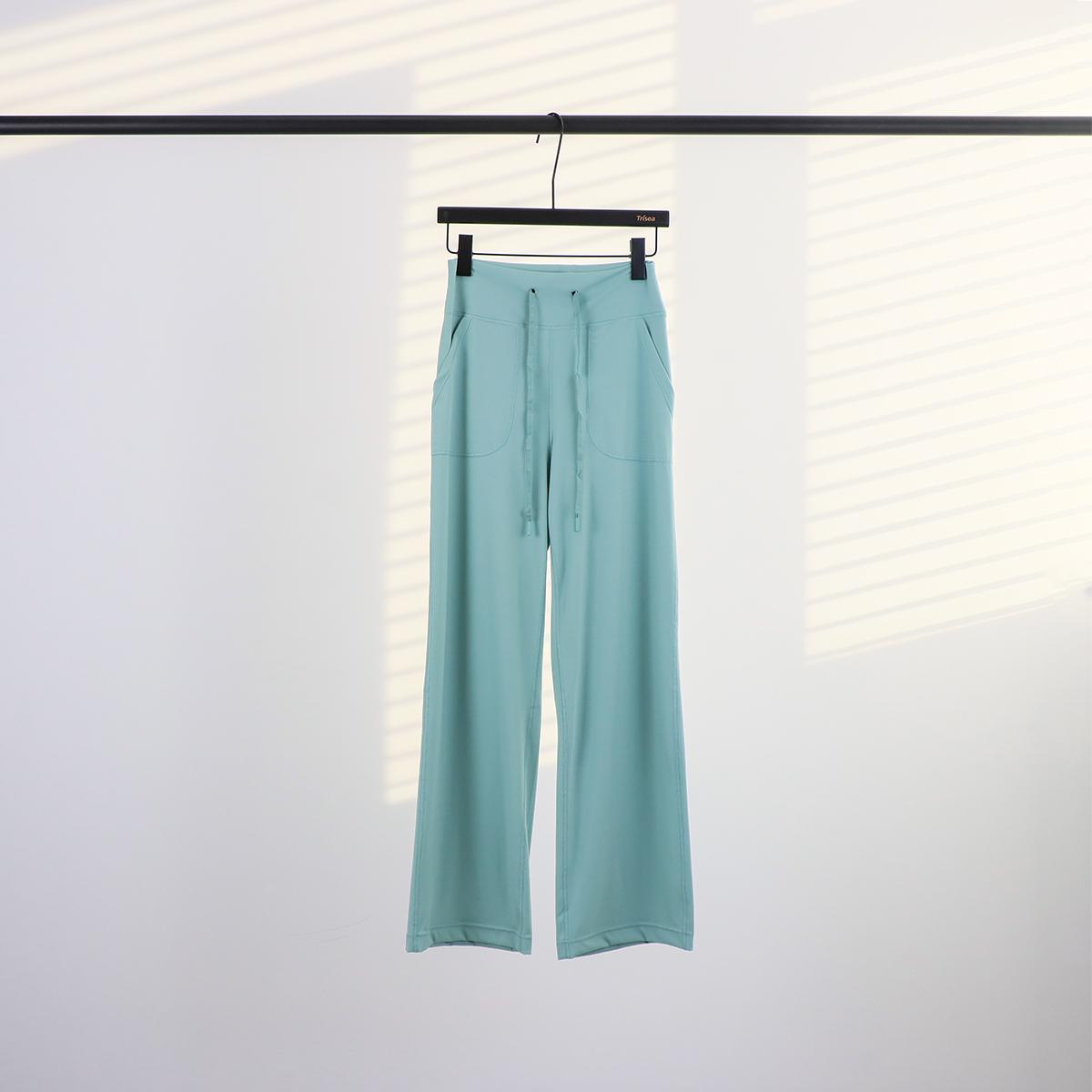 LULU Elegant Women's Straight-Leg Pants: A flattering, tailored fit perfect for both athletic and casual occasions, suitable for all seasons, and expertly crafted.