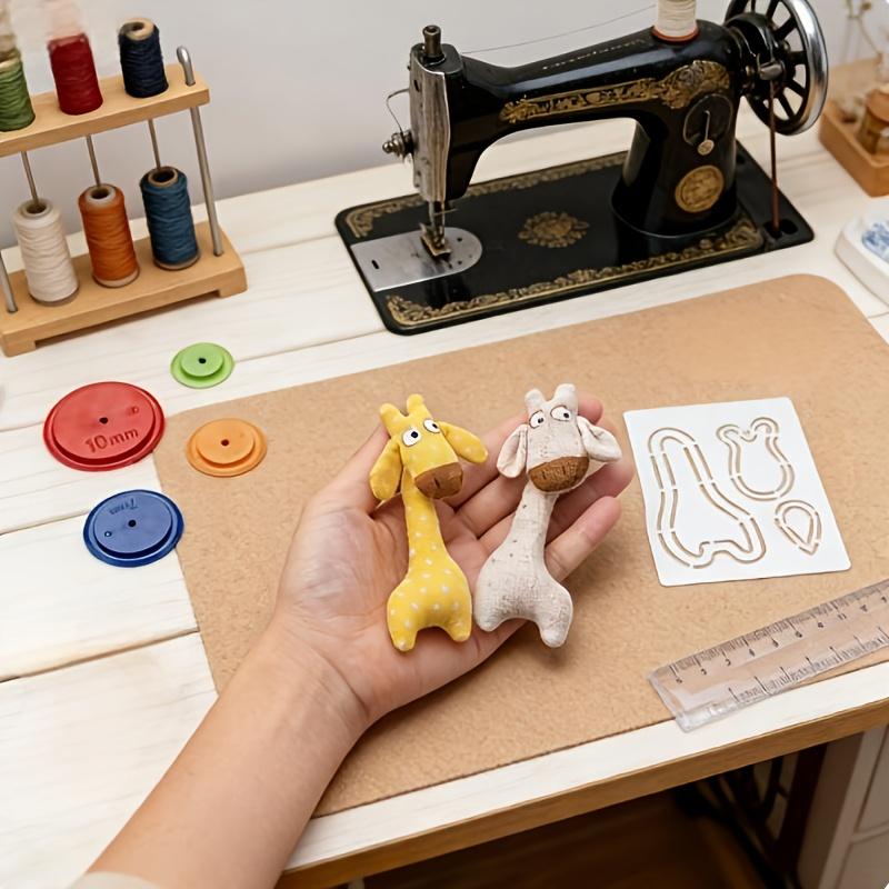 Mini Giraffe Patchwork Brooch Template with 4 tracing needles. DIY Giraffe Pattern Sewing Template, including transfer and auxiliary tracing functions