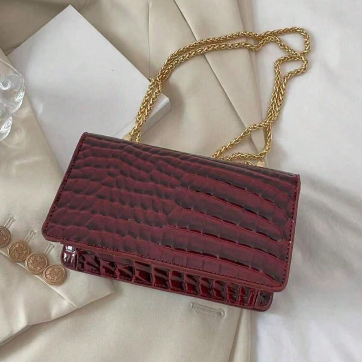 Faux Leather Crocodile-Embossed Shoulder Bag for Woman, Mini Chain Stylish Purse Work Bag Everyday Crossbody Bags Handbag with Adjustable Chain Strap Ideal for Daily Commuting, Shopping, and Travel