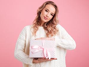 20OZ Matcha Whisk Set - 5PCS Japanese Tea Set Includes Matcha Bowl with Spout, Bamboo Whisk with Ceramic Holder, Bamboo Scoop and Sifter, Matcha Kit for Ceremony, Gift for Matcha Lovers (Matcha Green)