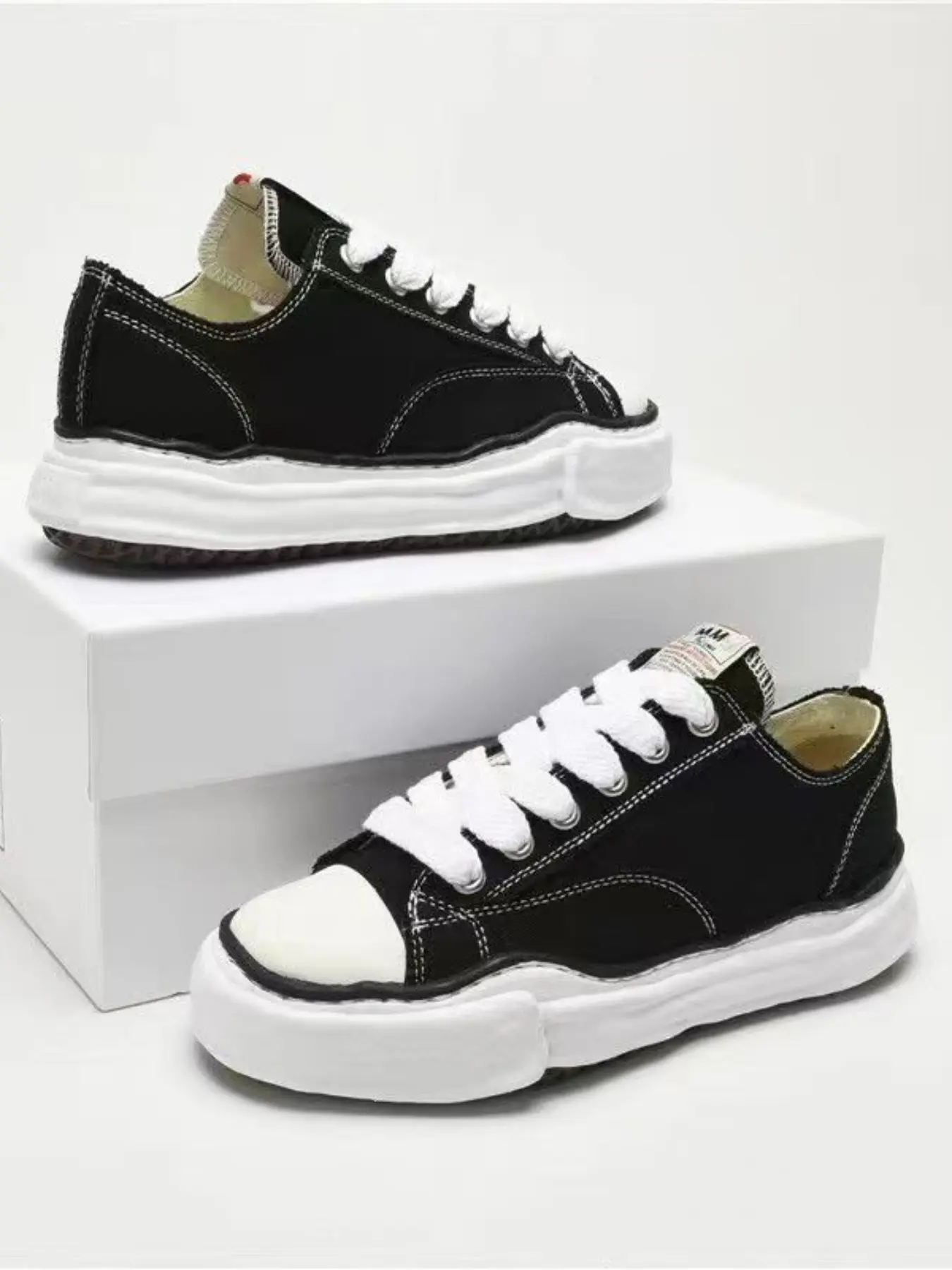 1 Pair Canvas Casual Board Shoes, Dissolving Sole Design, Comfortable and Stylish Footwear, Perfect for Daily Wear
