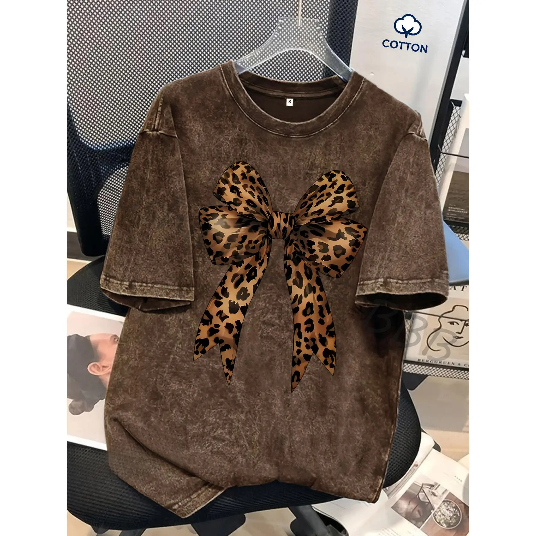 Old Black Background Leopard Print Headscarf Sunglasses ' Headband Trendy And Cool Print Pattern Washed T-Shirt 100% Pure Fabric 230G Suitable for Leisure, Outdoor Outings, Holidays, Gifting, And Other Scenes,back to school,back to school shopping