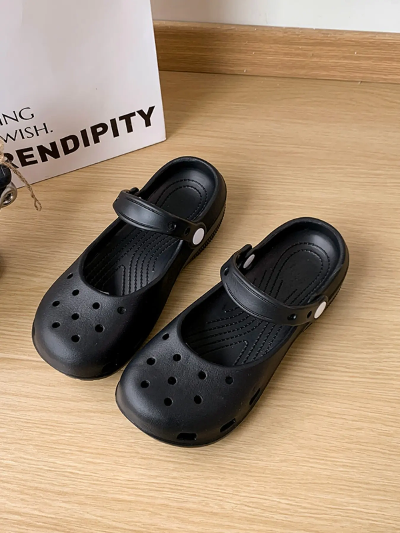 Women's Mary Jane Hollow Out Clogs Adjustable Strap Non-Slip EVA Garden Slides Summer Indoor Outdoor Sandals ballet shoes Summer Slippers