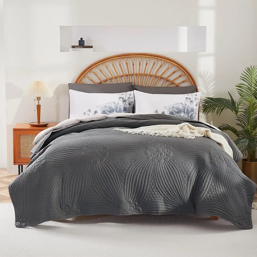 Bohemian Geometric Bedspread Set, Queen Size, 3-Piece Lightweight Quilt, Floral Ultrasonic Stitched Bedding, Reversible Comforter with 2 Pillowcases