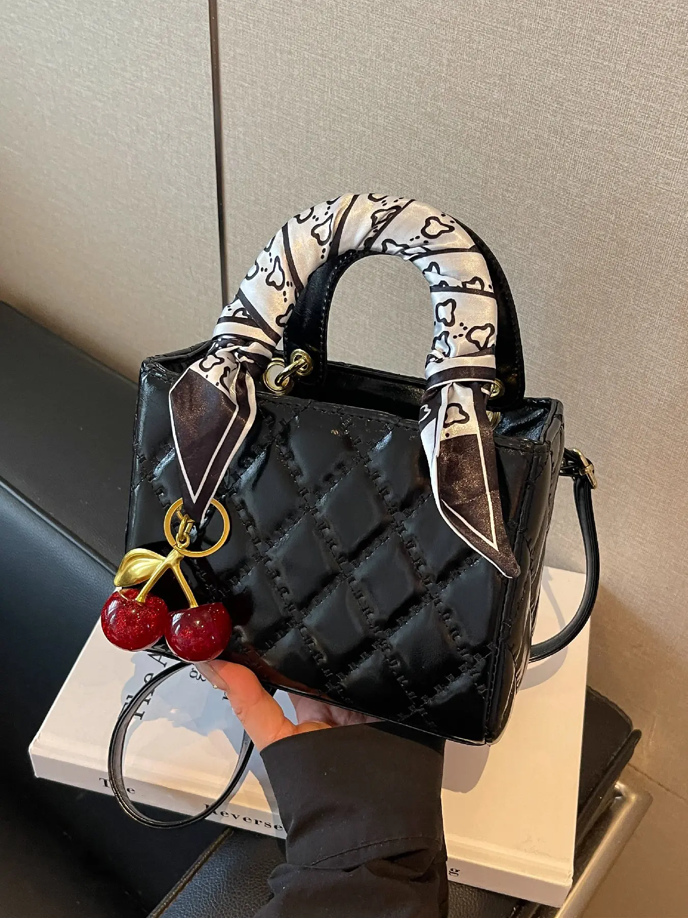 Simple and sophisticated diamond quilting design mini square bag, elegant and fashionable ladies' daily versatile handbag/shoulder bag/crossbody bag, comes with cherry pendant and silk scarf.