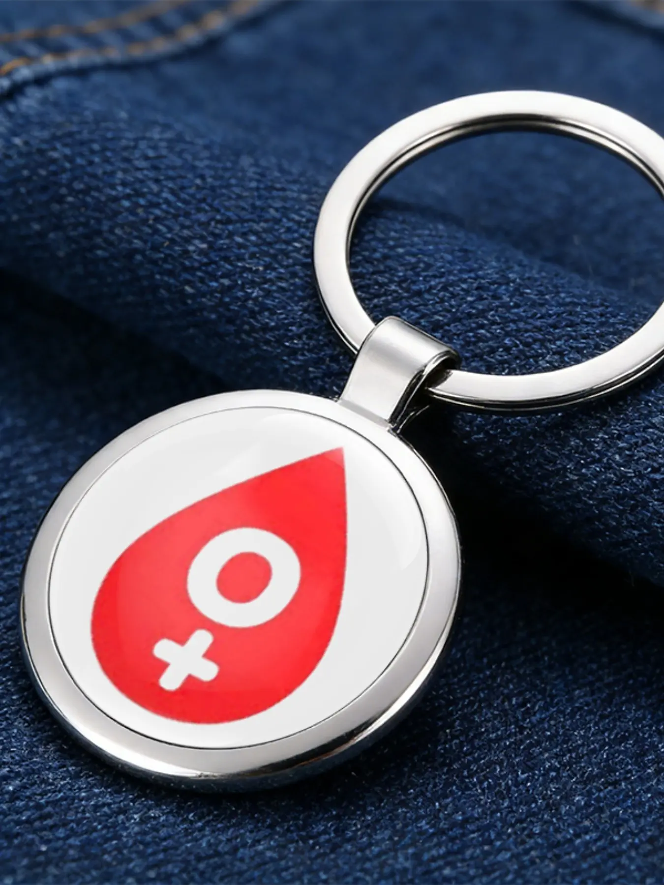 O-Type Blood Keychain, 2D Drop Medical Symbol, Donation Awareness Pendant, Cool Medical Theme Accessory, Gift for Nurses, Doctors, Donors