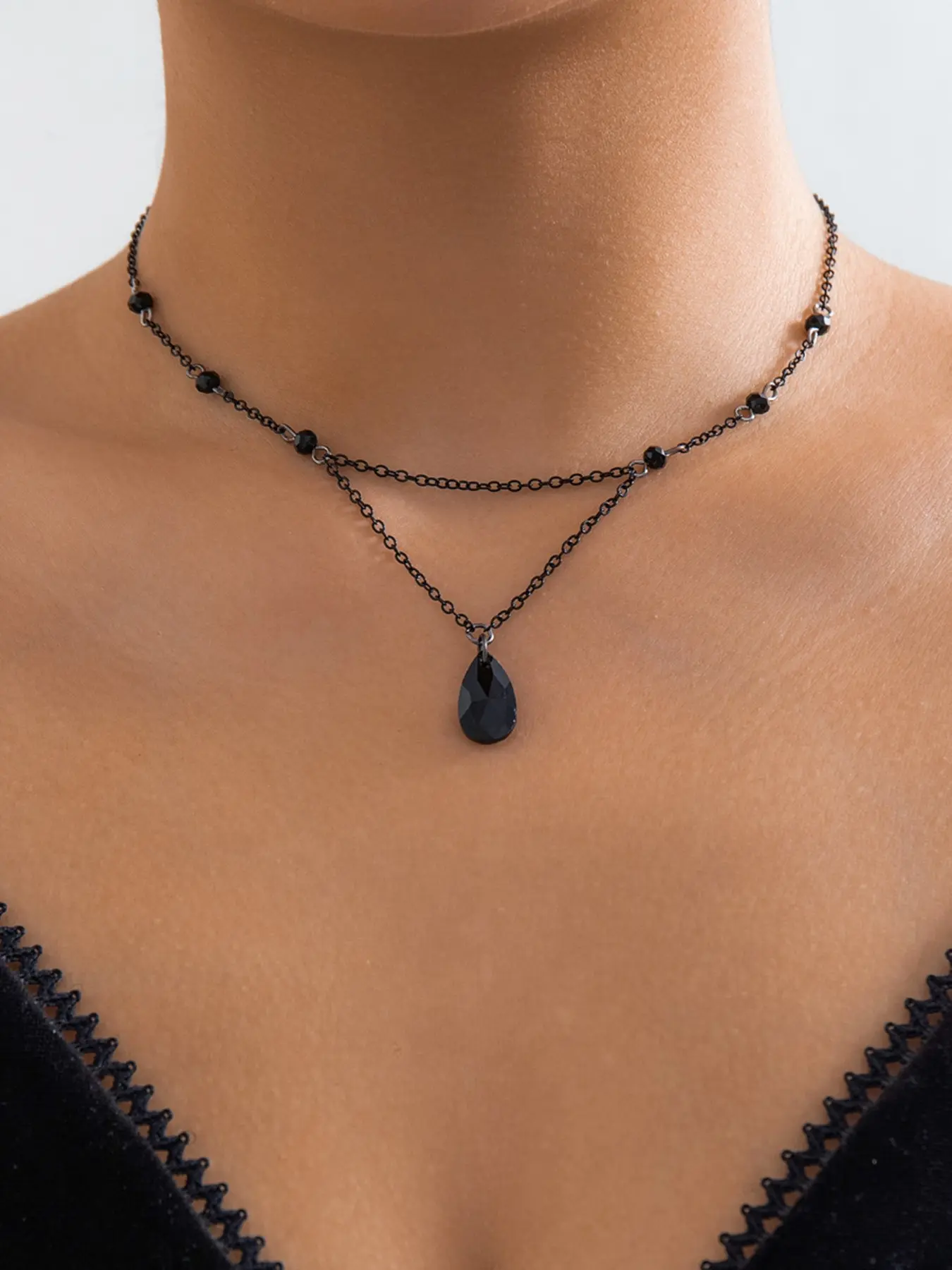 Vintage Gothic Blood Drop Fringe Necklace for Women, Crystal Pendant Chain Collarbone Jewelry, Punk Style All Seasons Accessory