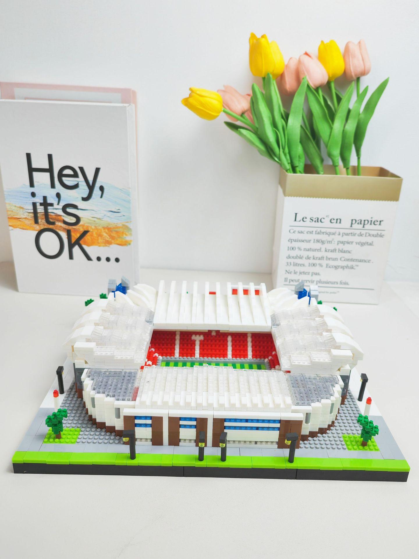 Popular football building blocks, freely assembled educational toys, micro-particle ornaments, export building blocks