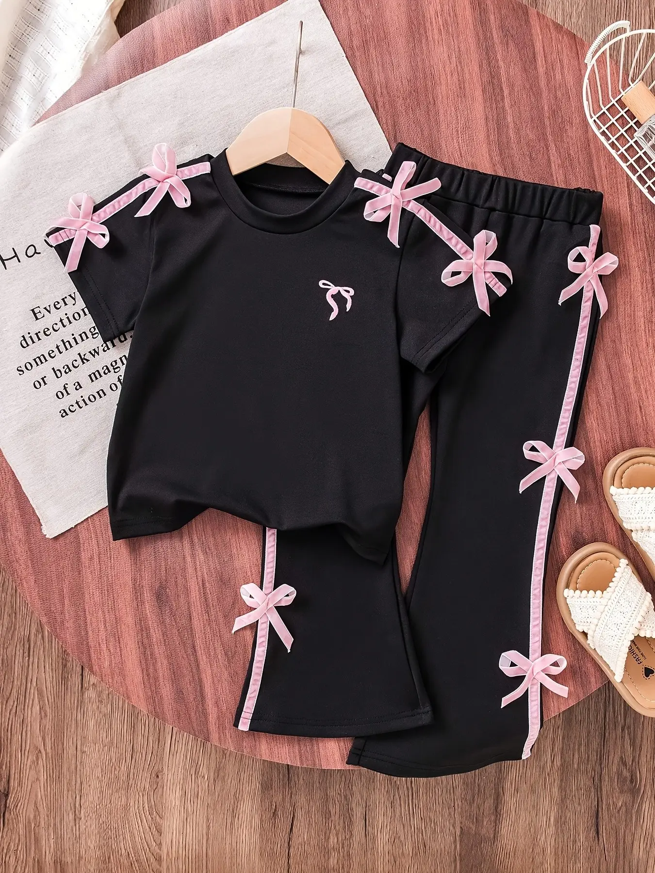 Girls' Sweet Ballet Style Short Sleeve T-Shirt + Bell Bottoms Set, Tee Pants Set, Bow Details, Casual for Parties and Outdoor Activities, Summer Set