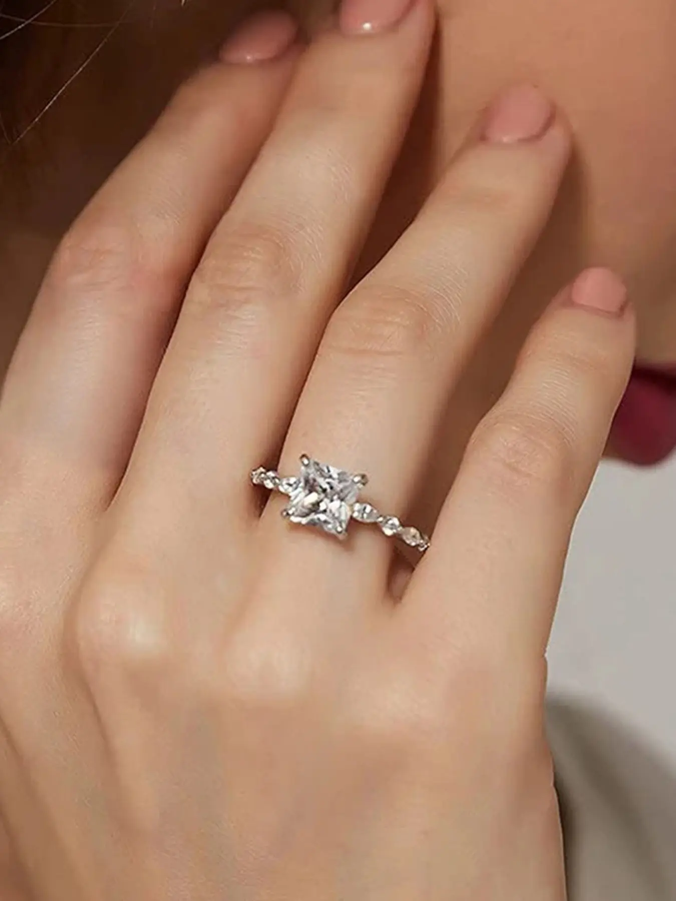 Luxurious Moissanite Ring for Women, Elegant Geometric Zircon Wedding Band, Perfect for Engagement & Proposal, Daily Wear Jewelry, Artificial Gemstone Ring