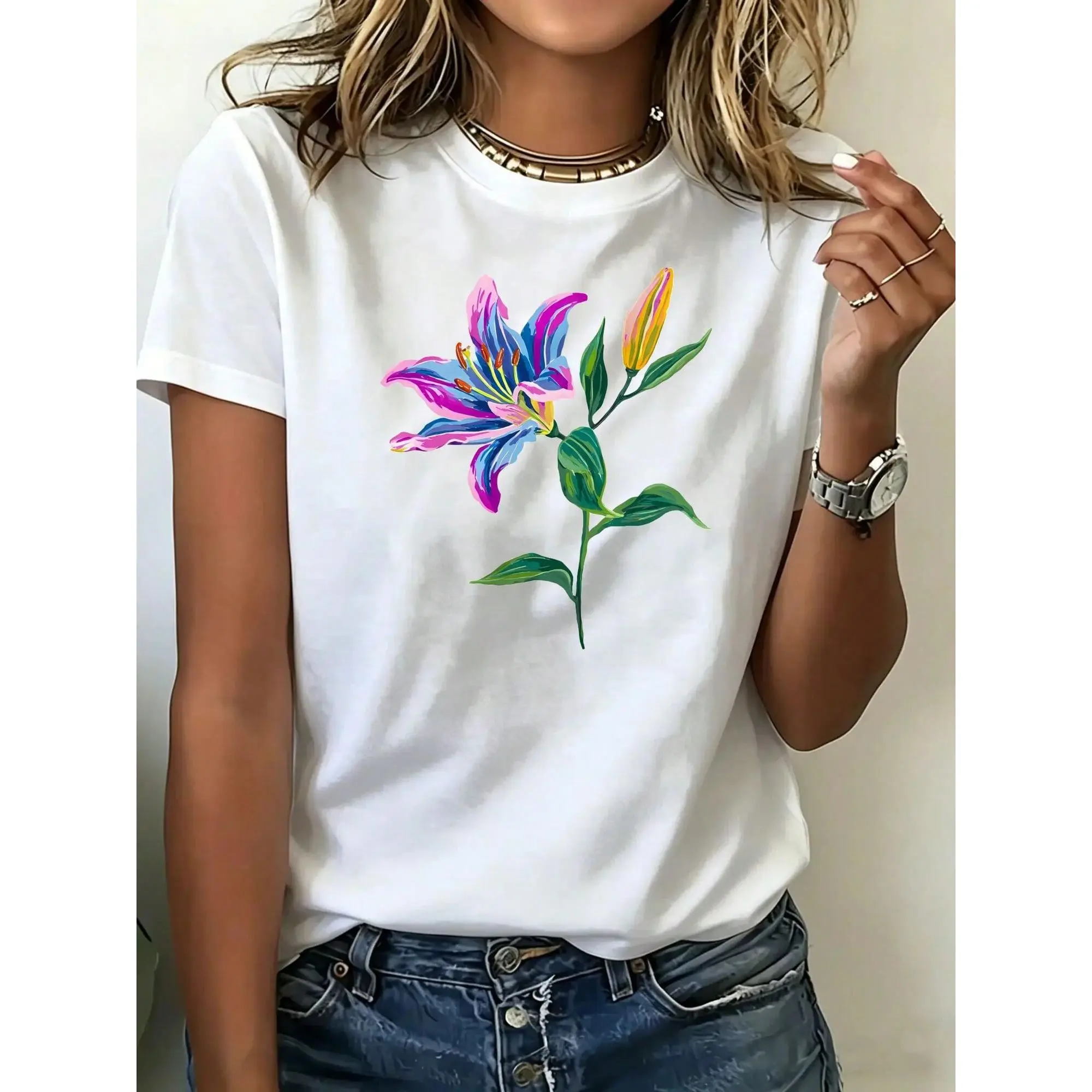 Women's Cotton Fabric Short-Sleeve Crew Neck T-Shirt, Watercolor Lily Floral Print, Niche Design, Casual Fit Top, Shortsleeve, Piece
