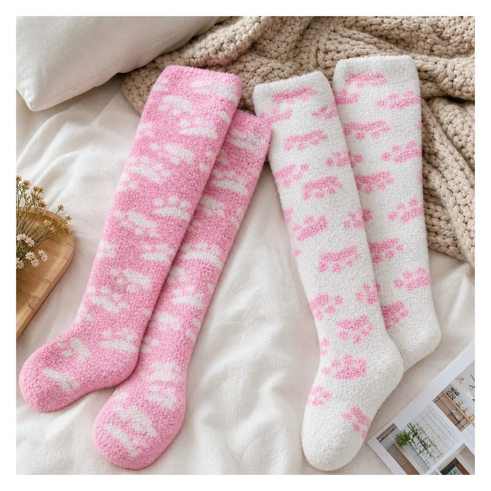 Coral Fleece Thigh High Socks with Paws Pattern, 2 PairsGift