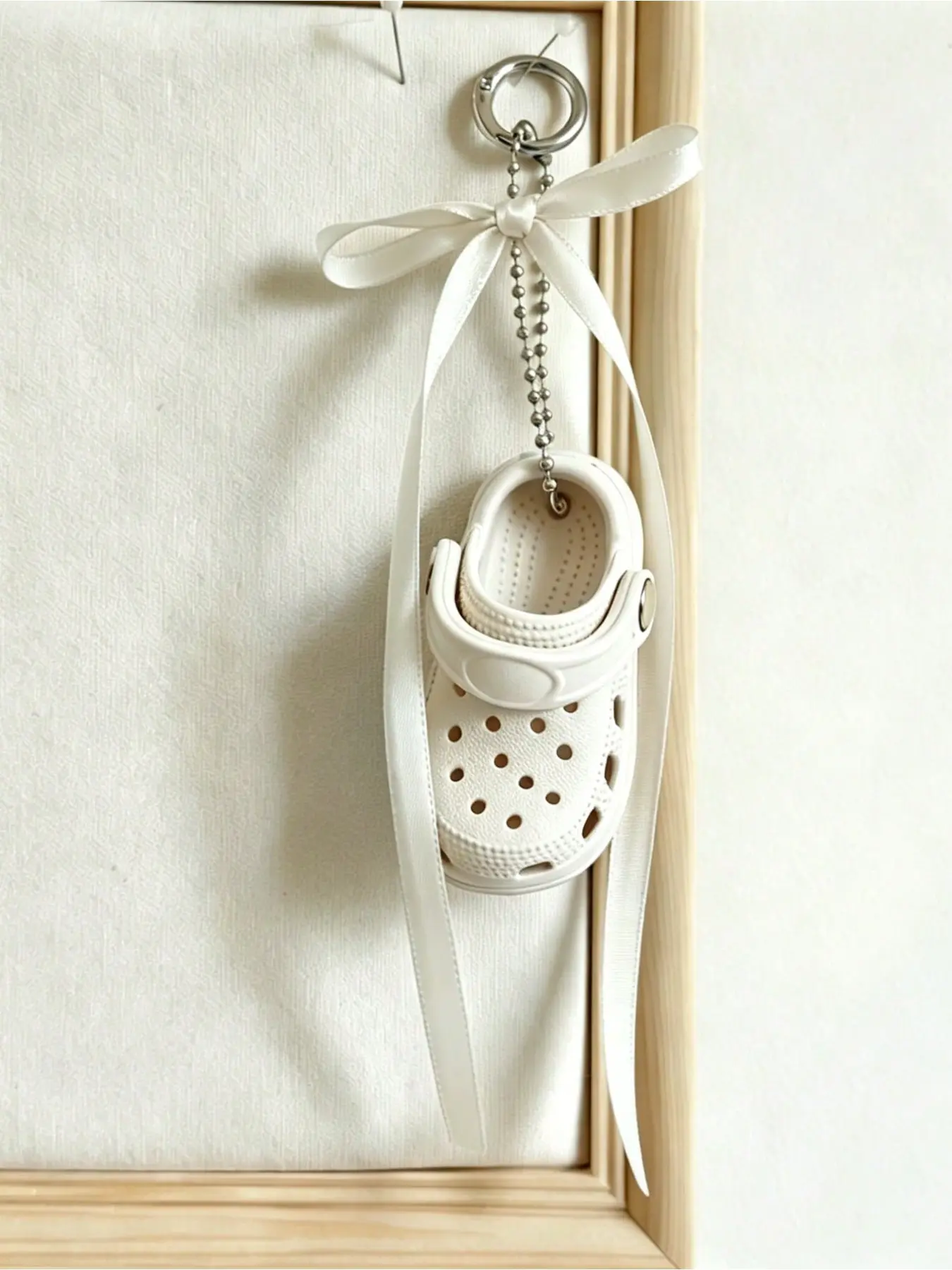 Cute Mini Dolphin Keychain, Bow Silver Color Chain, Portable Fashion Pendant, Beach Vacation Accessory, Ideal for Women