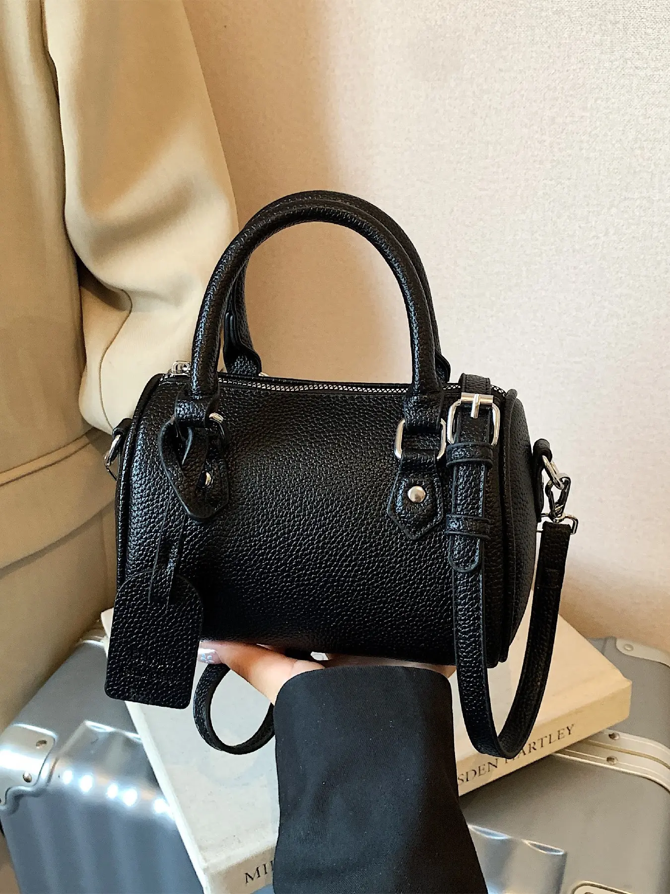 Mini solid color Boston bag handbag, detachable shoulder strap, women's daily casual shoulder bag crossbody bag pillow bag, perfect accessory for women.