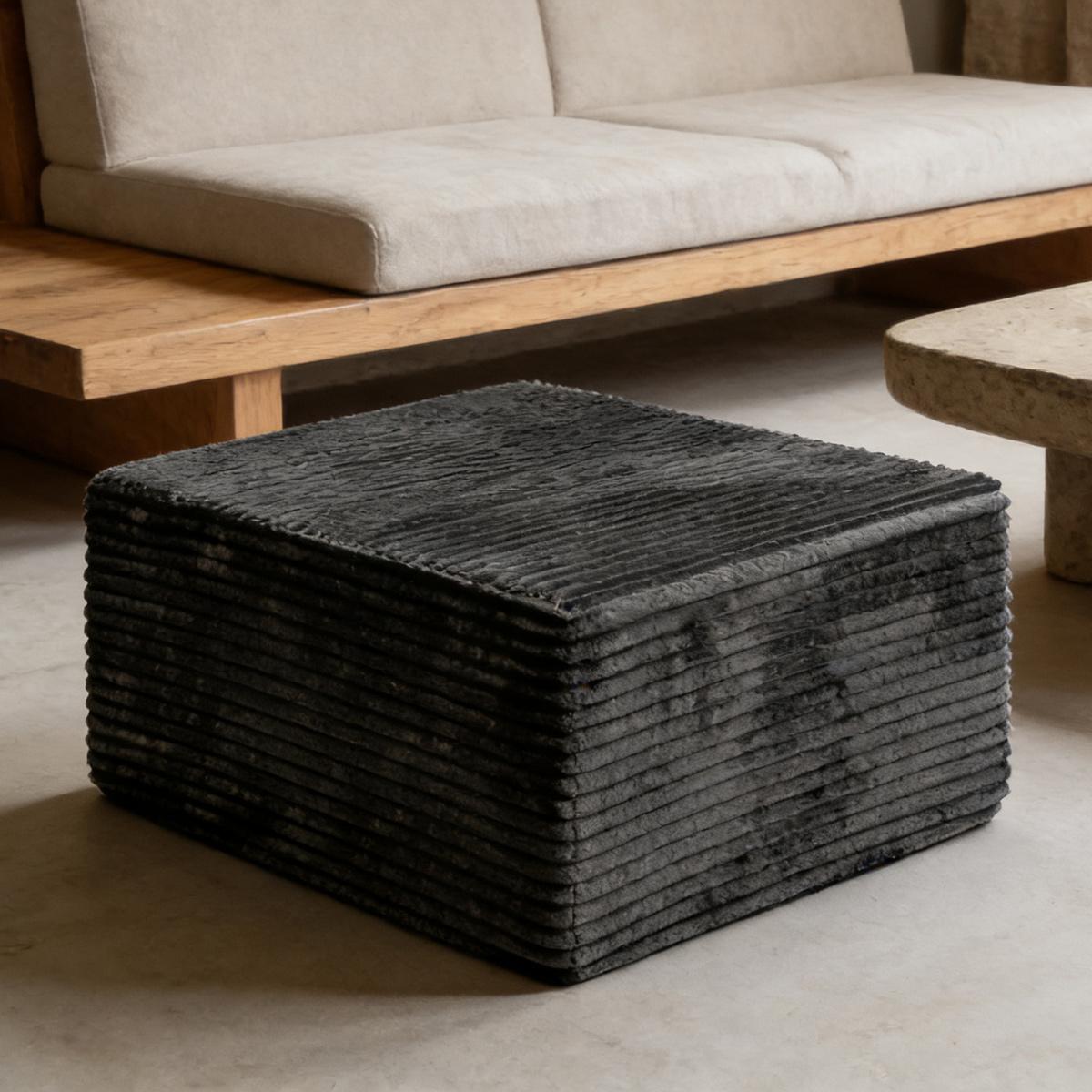 Luxury corduroy boneless sofa with matching ottoman. This footstool is suitable for living rooms, bedrooms and apartments. coffee table It requires no assembly and is made of comfortable flannel fabric.