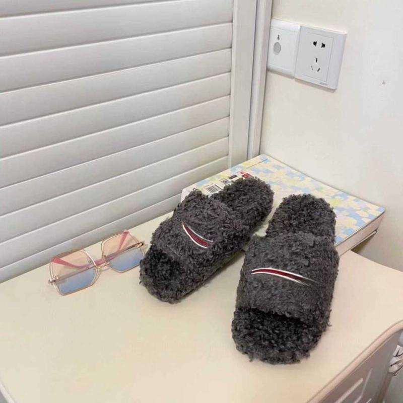 2025 Men's and Women's Slippers Winter Plush Fluffy Warm Letter Sandals Comfortable Plush Girls' Flip-Flops Walking Shoes Bamboo Fiber Flip-Flops Boys