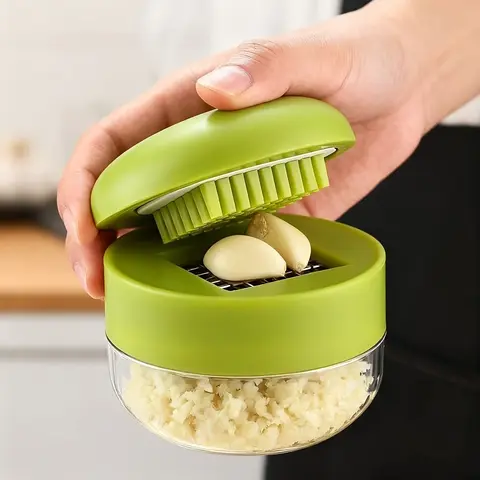 Manual Garlic Chopper with Stainless Steel Blade, Mini Push Garlic Mincer & Crusher, Multifunctional for Garlic and Spices, Kitchen Tools and Gadgets