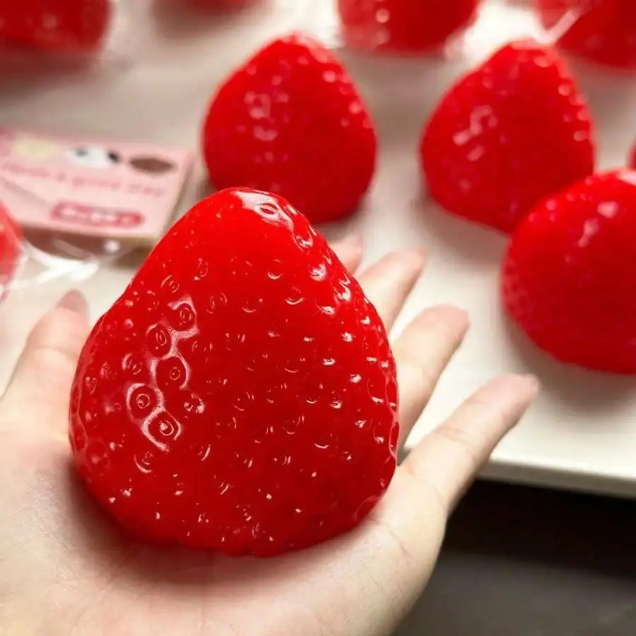 Large Soft Squishy Red Strawberry - Soft And Squeezable, Large Size Strawberry Cat Paw, Soft Texture, Stress Relief. Suitable For Office, Leisure, Halloween, Christmas, New Year, Birthday, Party Gifts, Cat Supplies, Carnival Prizes, Etc.
