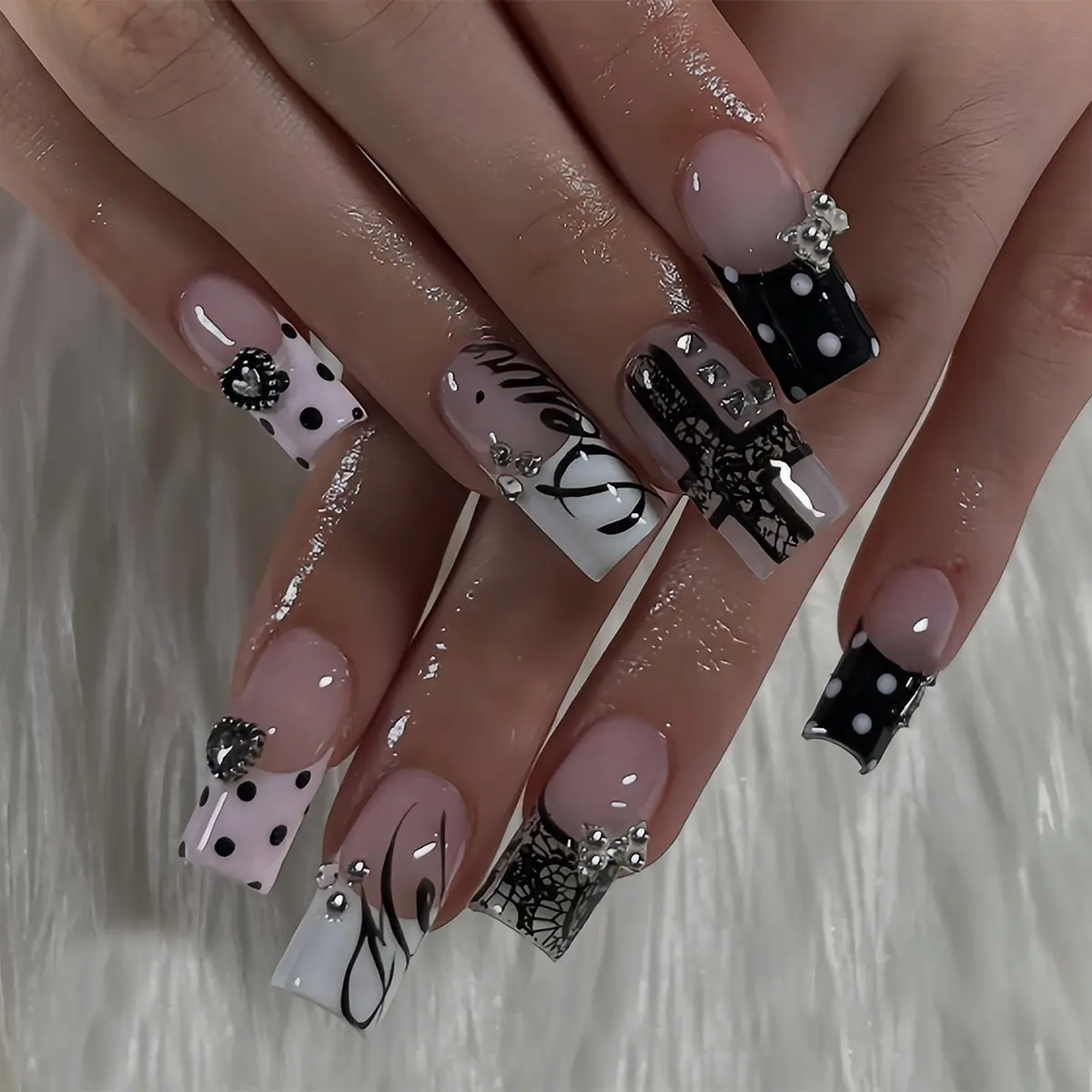 Square French Press On Nails Dark Punk Style Fake Nails Detachable Reusable Cool Luxury Nail Art Set For Women Daily Party Wear