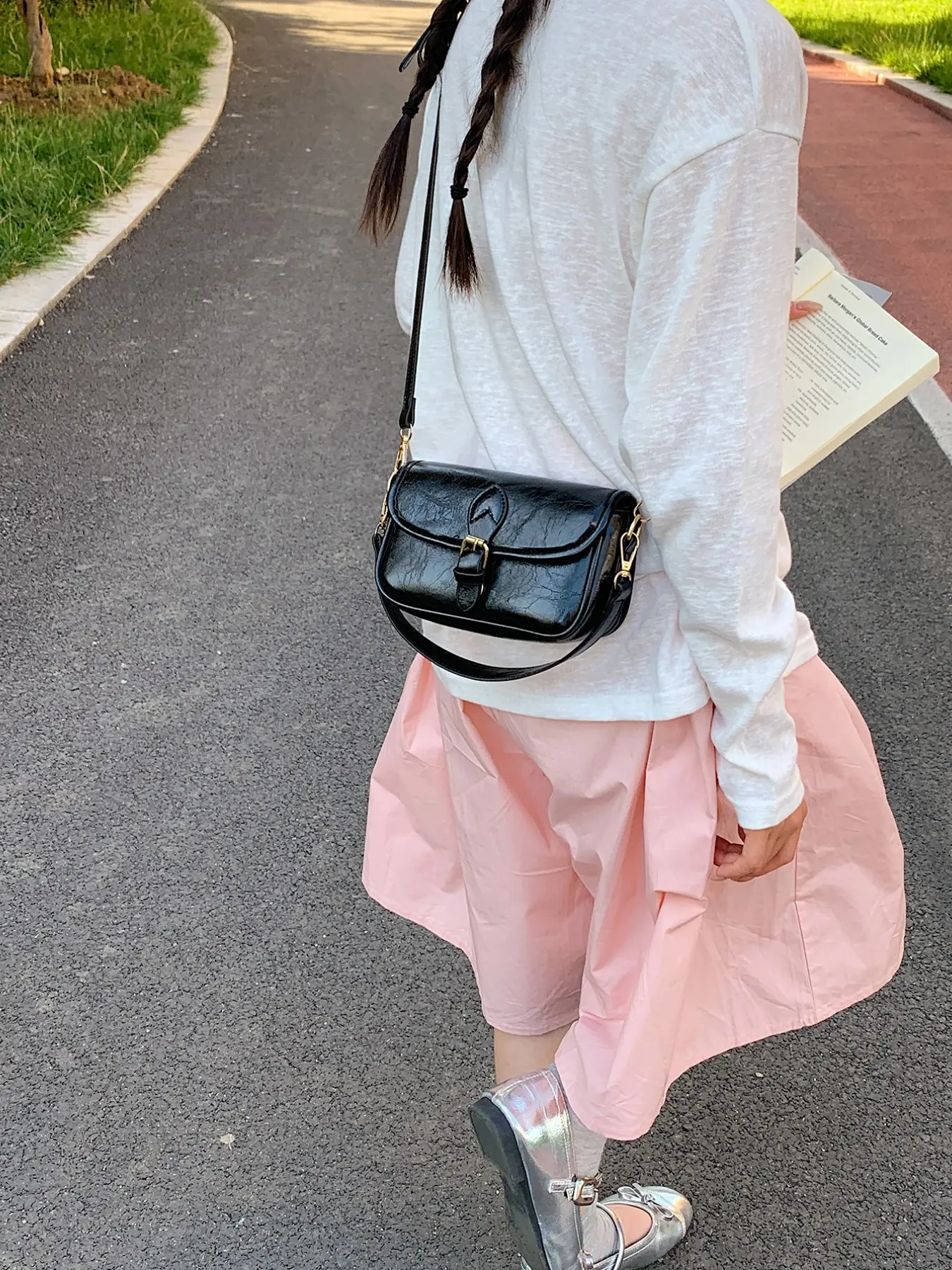 Fashionable Crossbody Shoulder Bag, Lightweight Luxury Design, Solid PU Material, All-Season Use, Ideal for Travel and Daily Wear