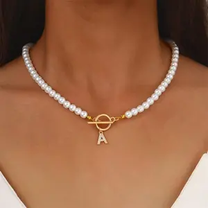 Plastic Pearl Chain Obuckle Necklace Set With Crystal  26 Letter Pendant Collarbone Chain Name Necklace