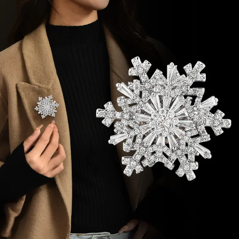 Luxury Crystal Snowflake Brooch, Rotating Metal Pin Accessory for Women's Suits, Coats, and Dresses, Metal Coating, Rotating Snowflake