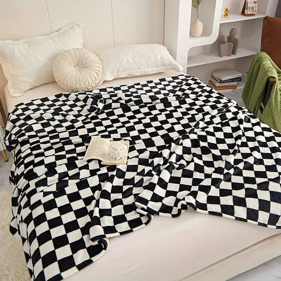 Minimalist Black White Checkerboard Plaid Flannel Blanket Soft Warm Throw Blanket, Decorative Couch Bedroom Nap Blanket, Giftable Plush Comfortable Home Popular Blanket For All Seasons