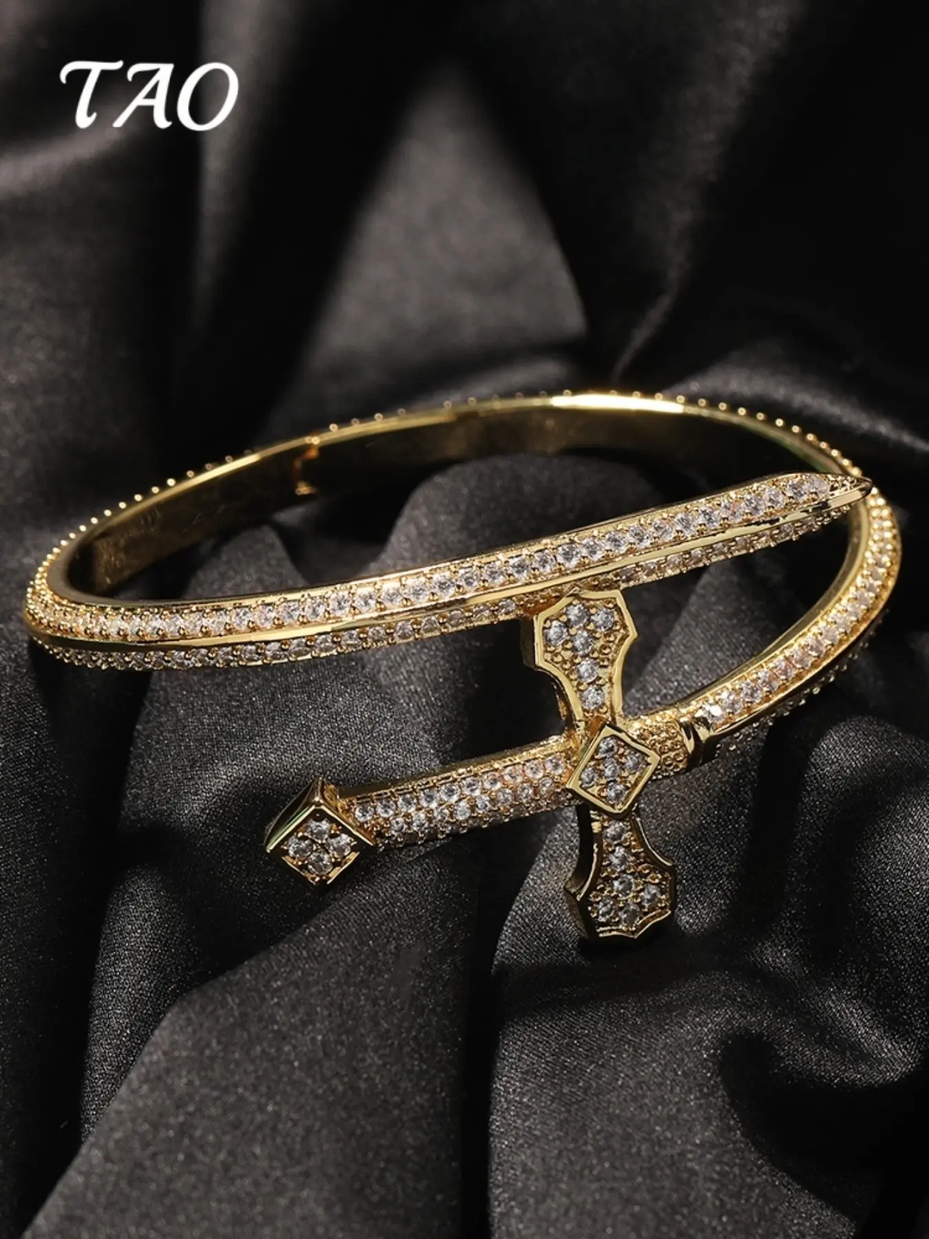 TAO-Creative Justice Sword Bracelet, Luxurious Diamond Inlaid, Hip Hop Style, Unisex, Perfect Gift for Birthday and Anniversary