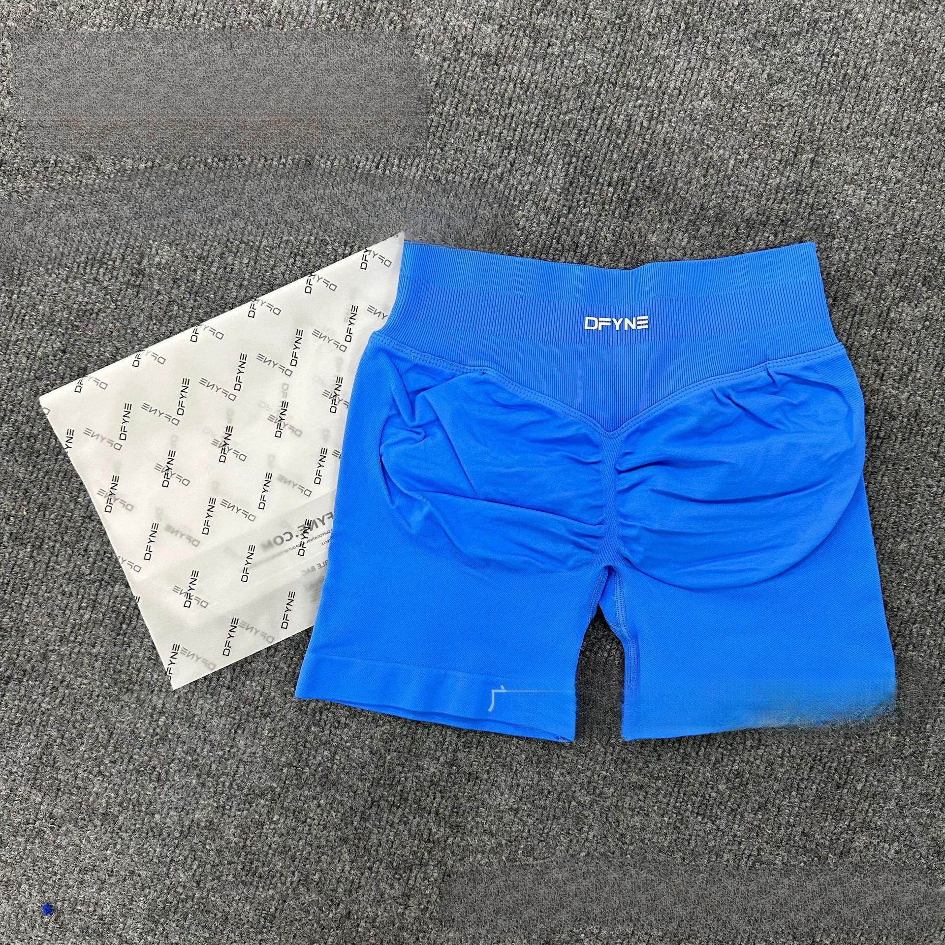 DFYNE's best-selling three-section high-waisted shorts with hip-lifting design, perfect for running, fitness, and yoga. They flatter the tummy, lift the hips, and make legs appear longer – a must-have for spring and summer.