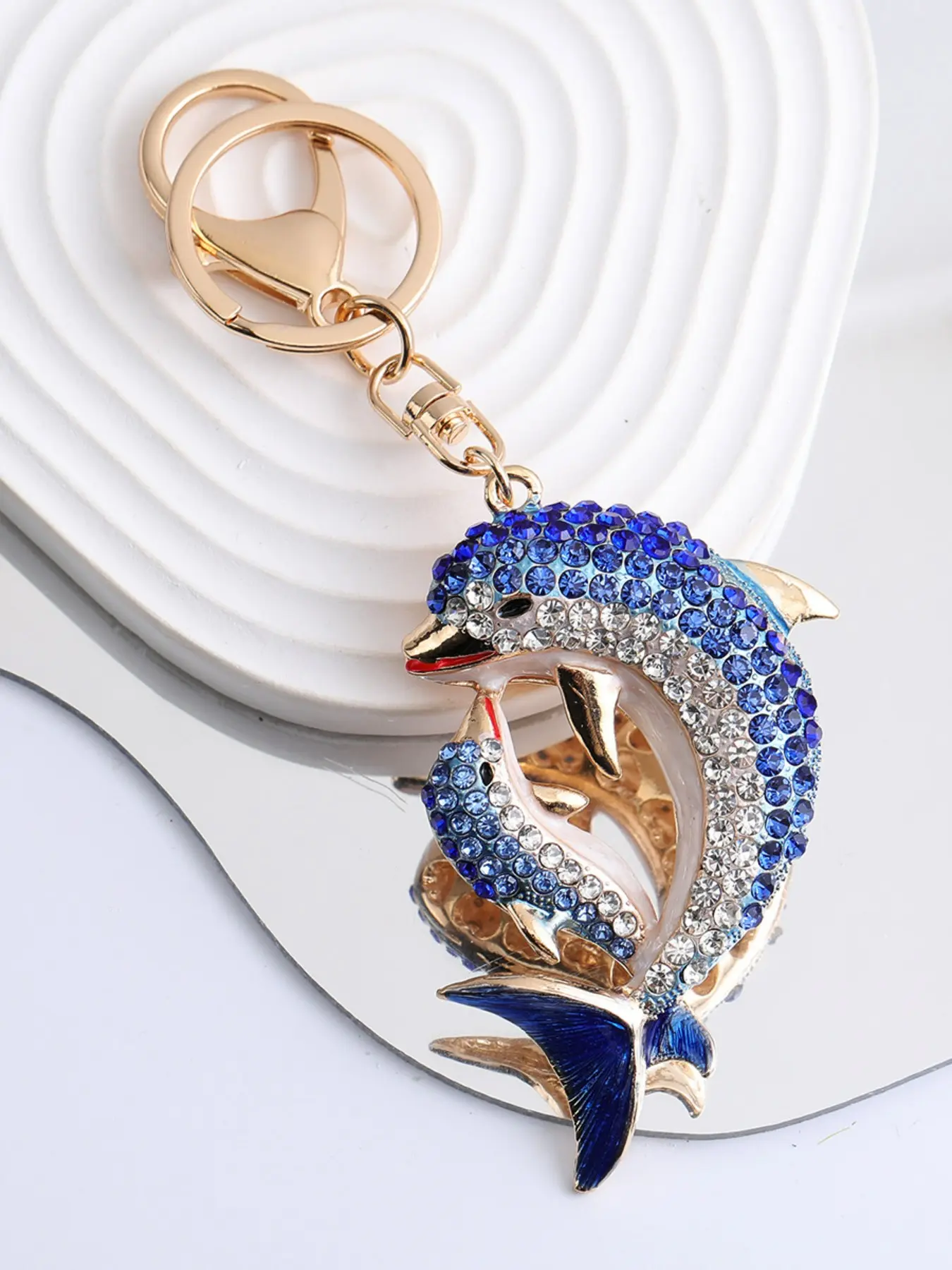 Oceanic Fashion Colorful Rhinestone Dolphin Keychain, Korean Style Metal Cartoon Pendant, Creative Small Gift, Wholesale Available