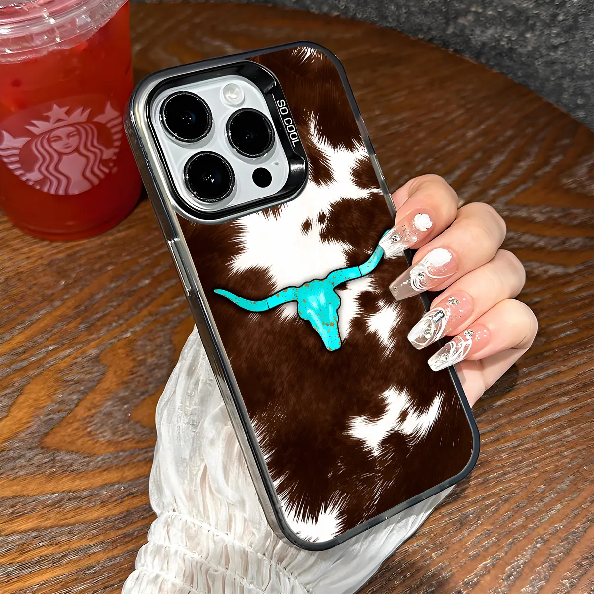 Vintage Western Cowhide Turquoise Skull Pattern Shockproof Phone Case for iPhone 7 8 X XR 11 12 13 14 15 16 17 Pro Max Plus AIR 17E Protecitved Cover, Y2K Cowboy Aesthetic