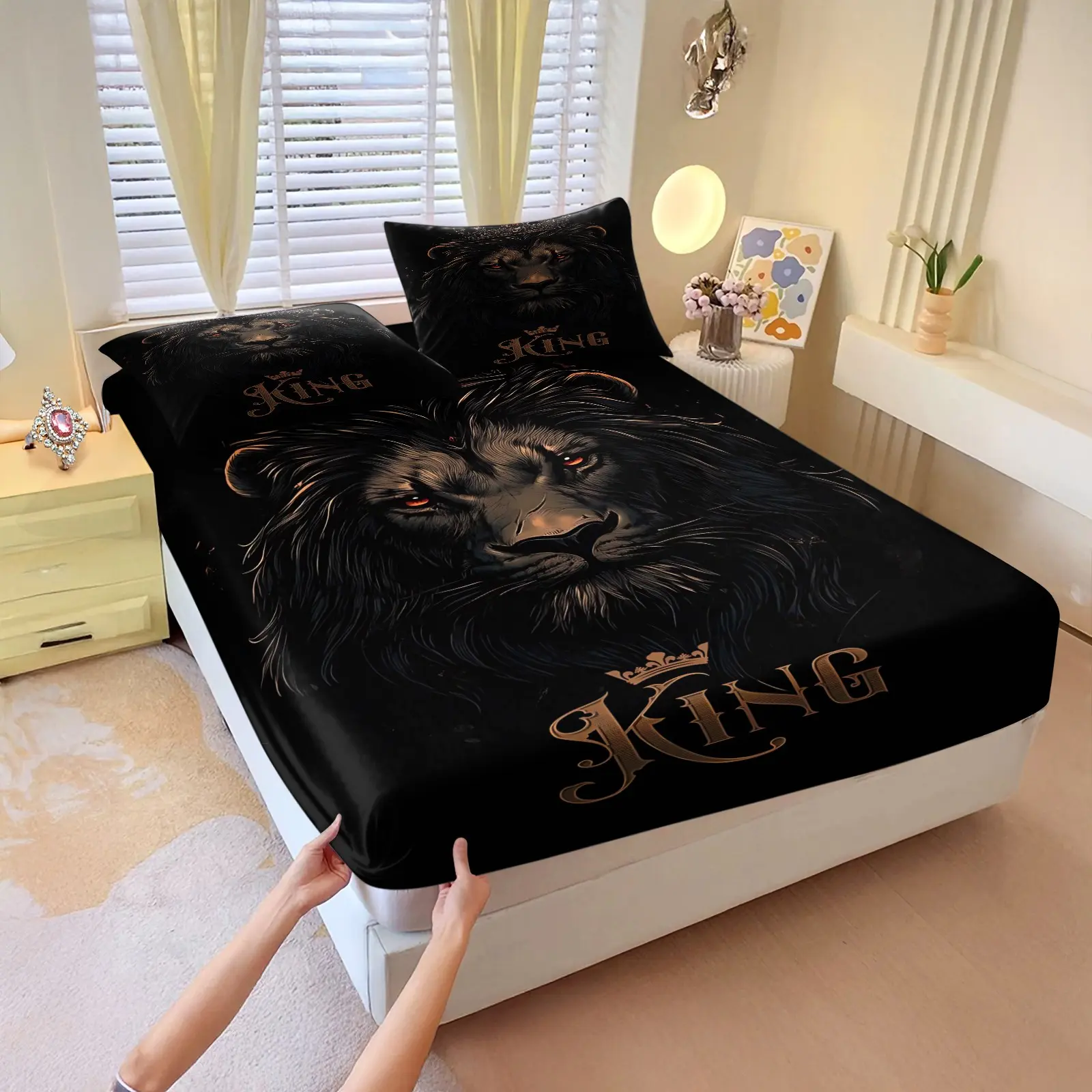 Black Gold Lion King Fitted Sheet Set, Includes 1 Fitted Sheet & 2 Pillowcases, Soft Microfiber Bed Sheets Set, Wild Animal Bedding Set, No Filling, For Adults Men Bedroom Home Decor All Season