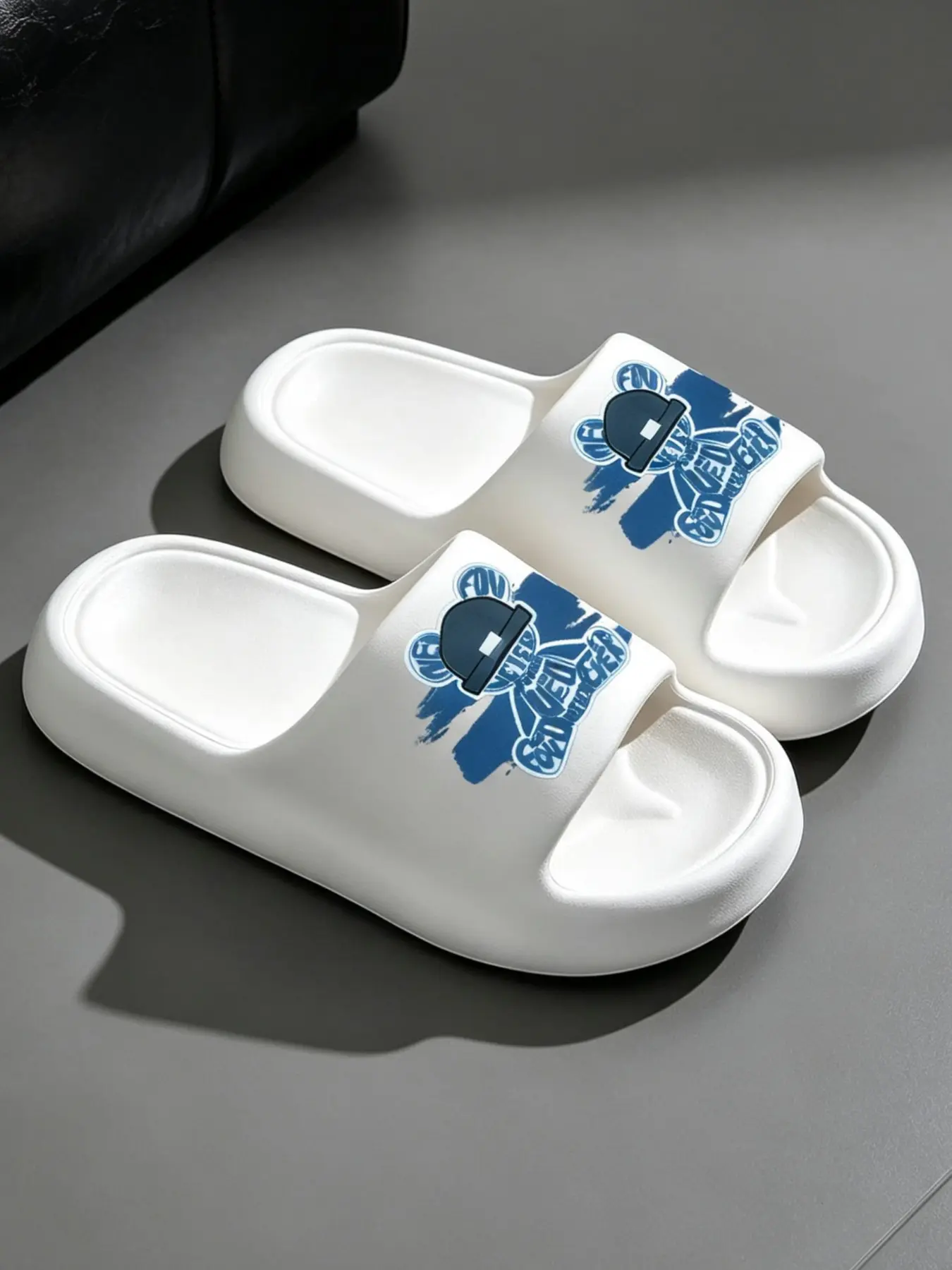 Men Bear Graffiti Graphic Cloud Pillow Slides, Thick Sole Anti Slip Eva Open Toe Slippers, Indoor Bathroom Outdoor Walking, Size Up for Wide Feet