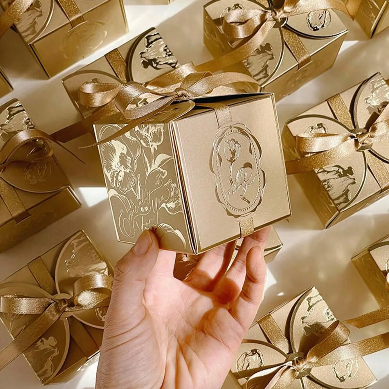 20pcs Luxury Gold Foil Gift Boxes, Classy Gift Box, Party Favor Boxes, Wedding Decor, Premium Packaging, Square Ribbon Paper Gift Boxes, Tulip Pattern, Elegant Wedding Gift Boxes