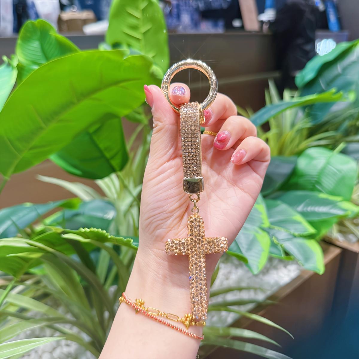 1Pc cross keychain lucky rhinestone sparkling keychain men's and women's car keyring rhinestone inlaid backpack pendant, alloy Easter gift first choice