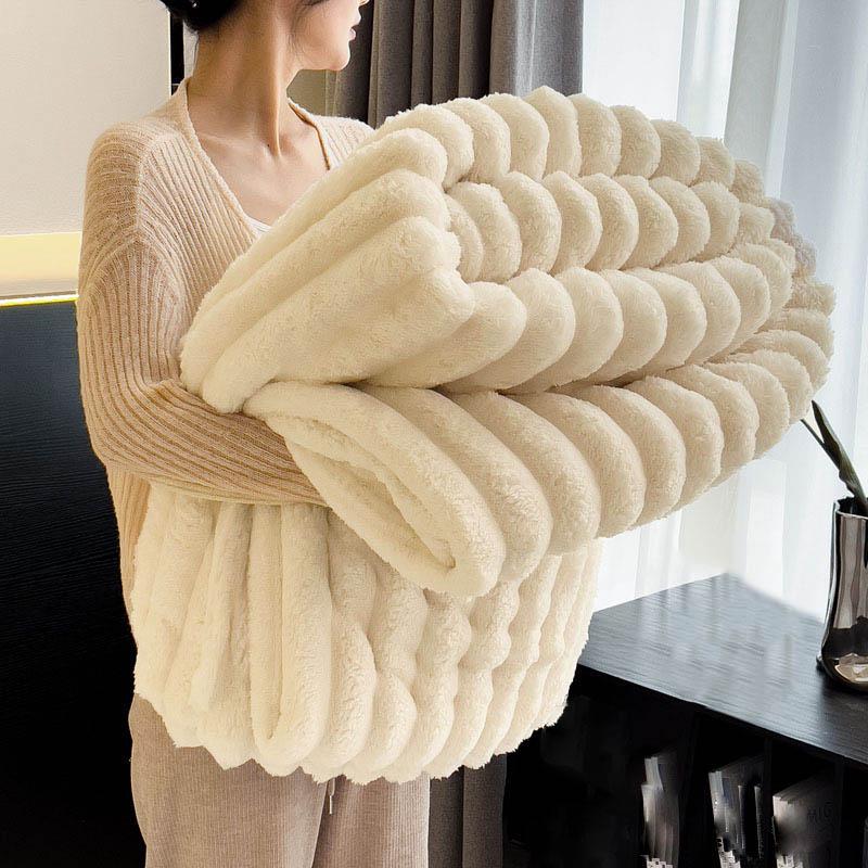 Solid Color Thickened Throw Blanket, 1 Count Soft Comfortable Sofa Blanket without Pillowcase, Warm Home Bedroom Dormitory Office Bedding, Valentine's Day Gift, Fluffy Blanket