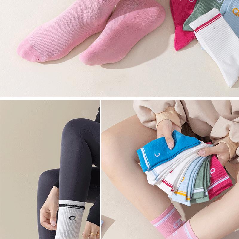 Women's Striped Crew Socks, Breathable Cushioned Athletic Socks, Multi-Color Compression Socks for Yoga Running