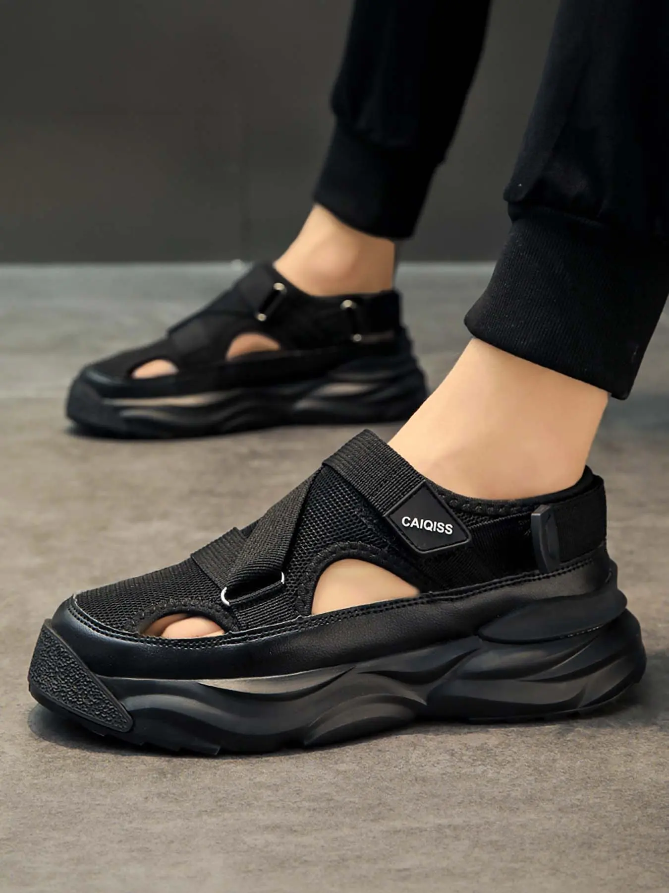 Men's Mesh Adjustable Strap Platform Summer Casual Slides Beach Sandals, Closed Toe Anti-Collision Height Boost Cushioned Outdoor Water Shoes, Light Breathable Dual-Wear Casual Slide Sandals