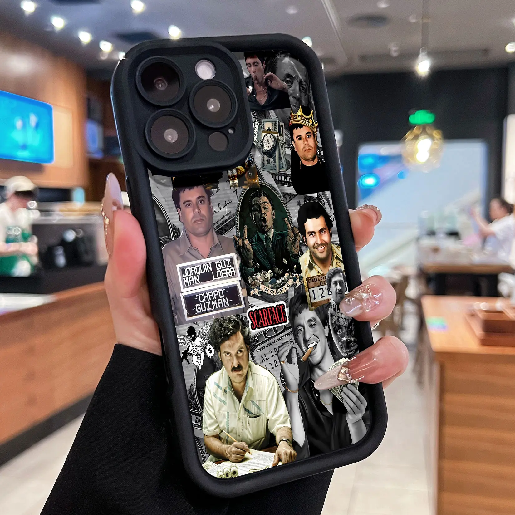 Narcos Scarface Money gangster portrait phone case. Cases compatible with Samsung, Apple, VIVO, OPPO, Motorola, Google, Xiaomi, and Honor. Made of TPU silicone, they offer protection against bumps and falls.