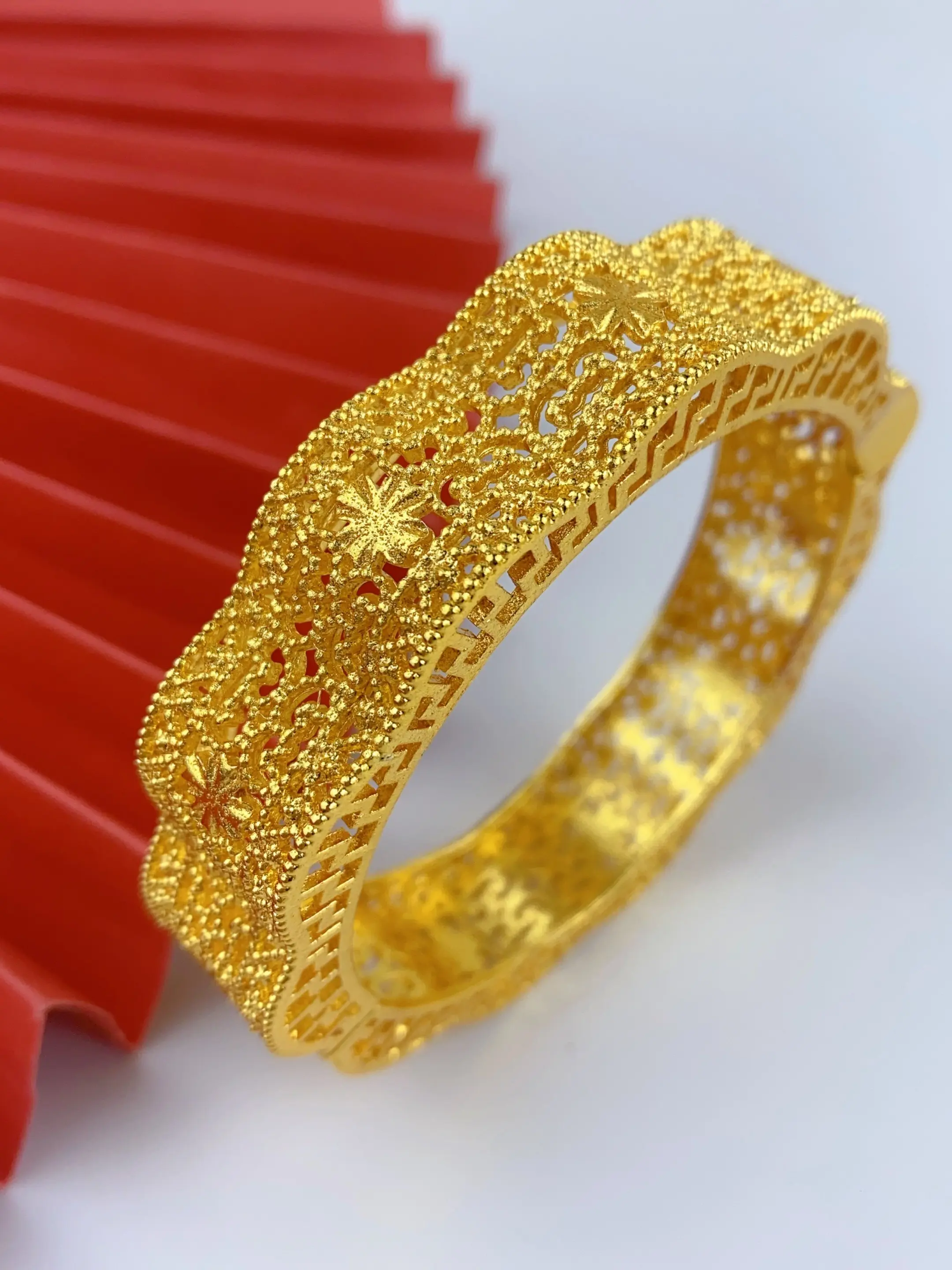 Luxurious Vintage Women's Bracelet, Nigerian Style Fashion Elegant Design, Perfect for Daily Wear, Weddings, Parties, Banquets