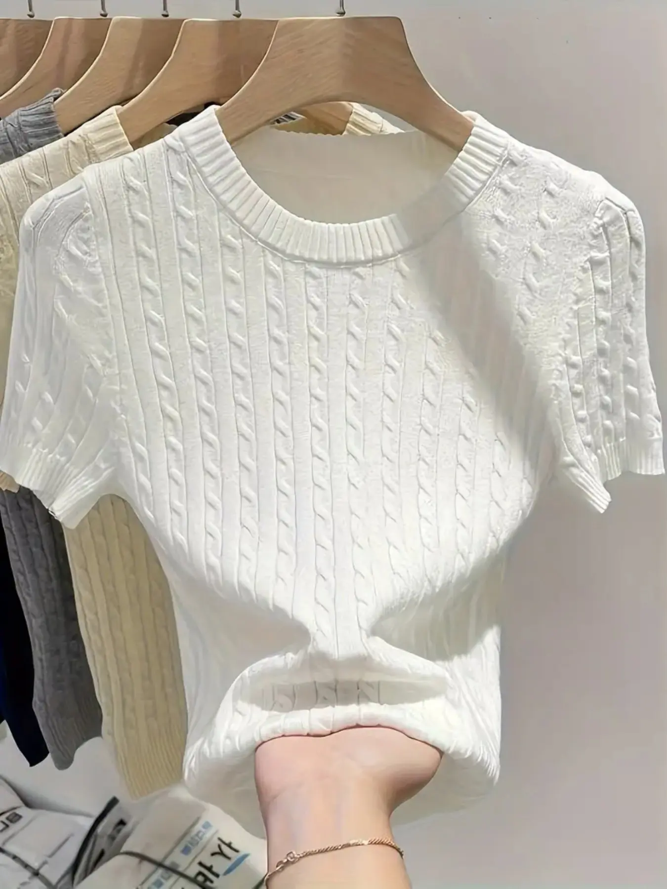 Women's Solid Color Short Sleeve Round Neck Knit Top, Elegant Slim-Fitting Pullover, Comfortable Ribbed Ladies' Clothing for Spring & Fall