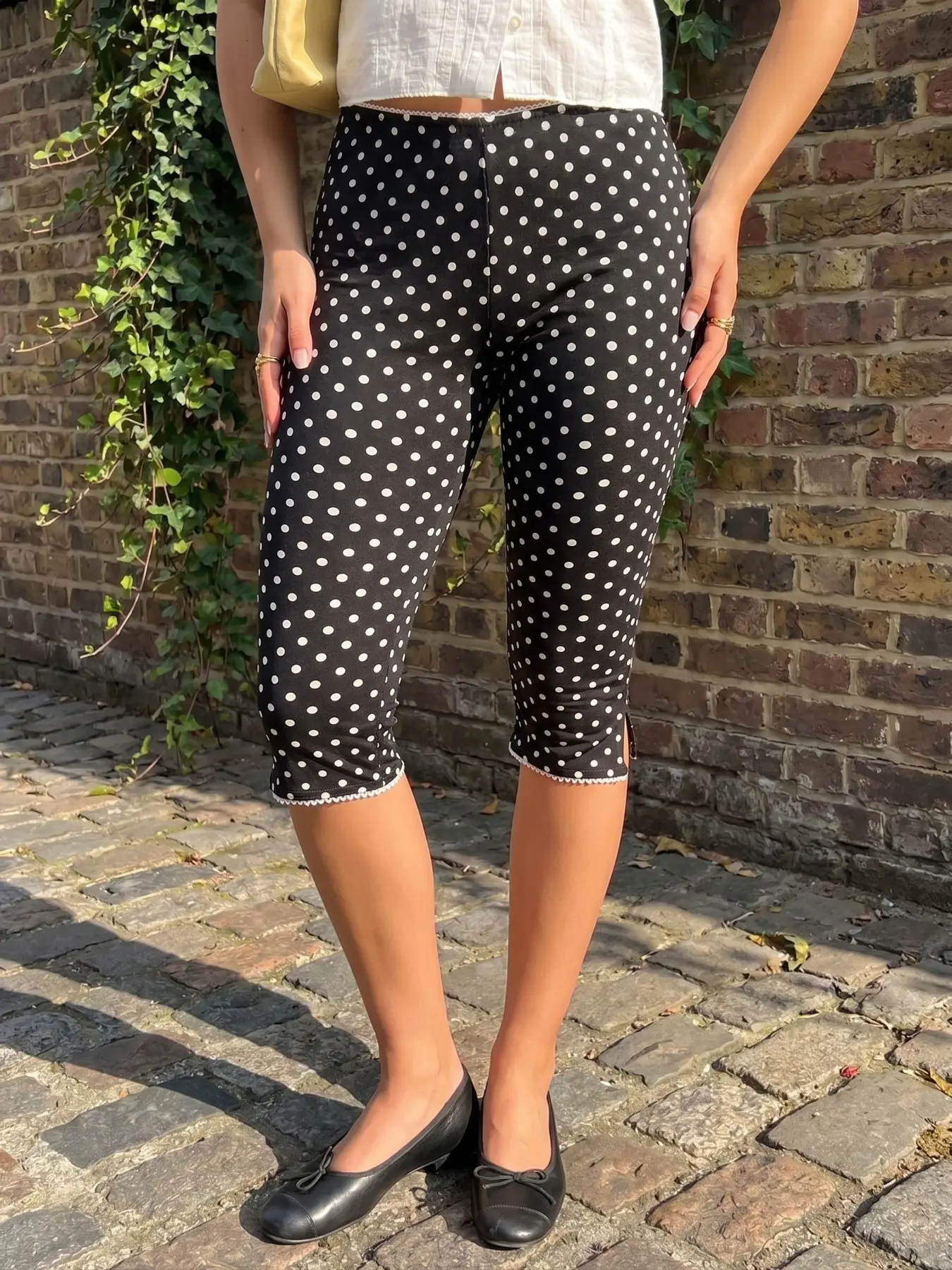 Black White Polka Dot Lace Trim Capri Pants For Women, Slim High Stretch Retro Cropped Trousers, Casual Vintage Bottoms For Daily Summer Stroll Going Out Wear